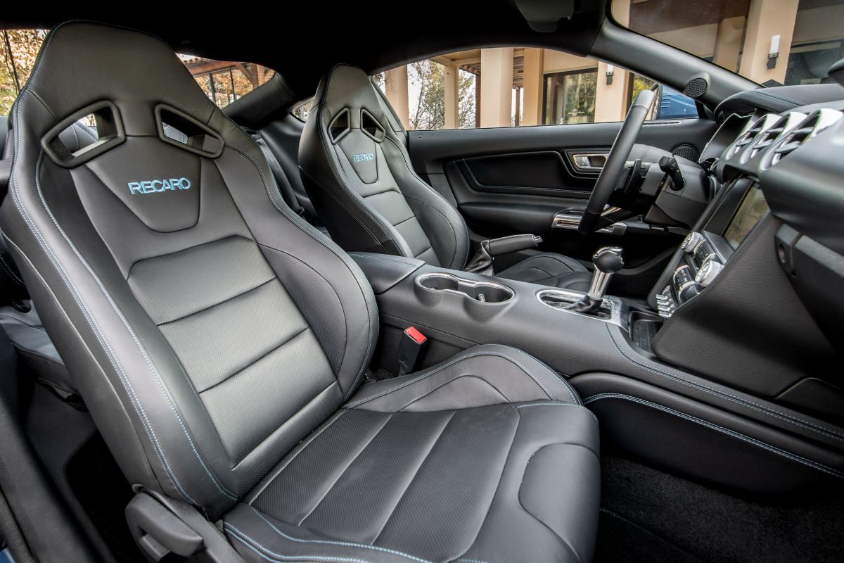 Ford Mustang Fastback · Mavi — görsel 5