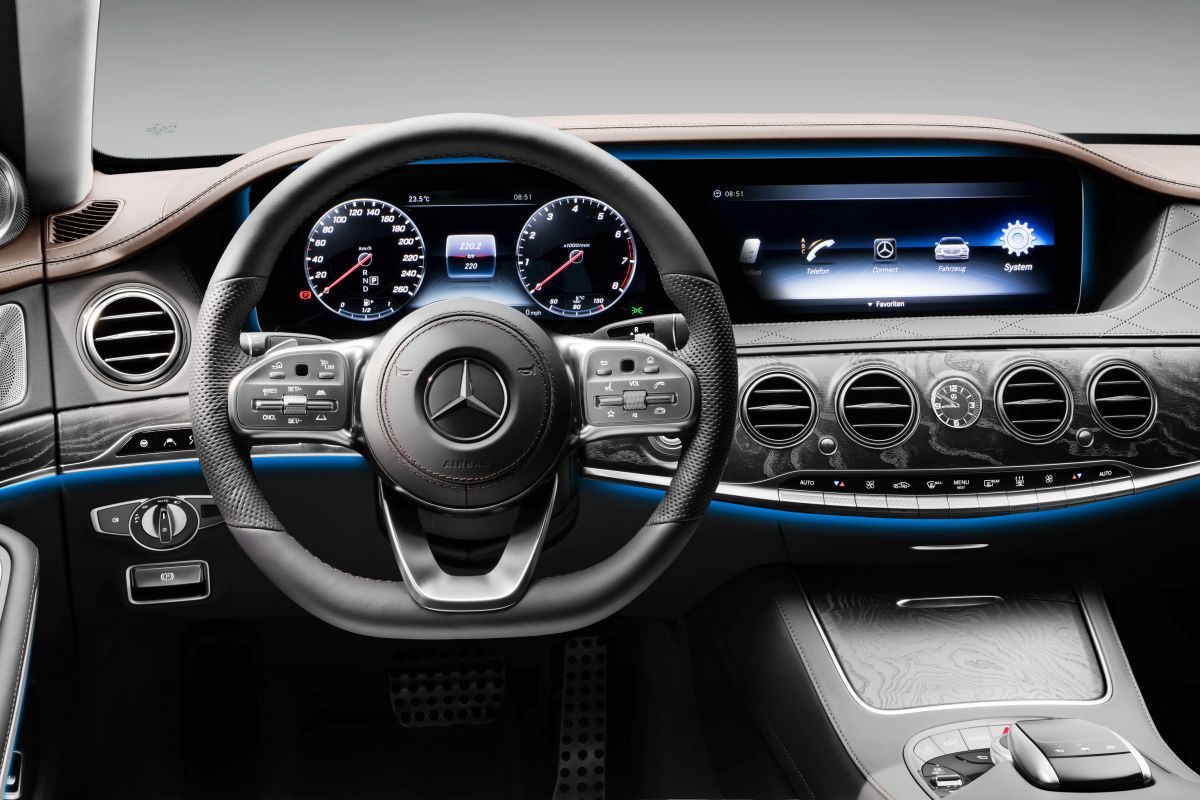 Mercedes-Benz S-Class · فضي — الصورة 5